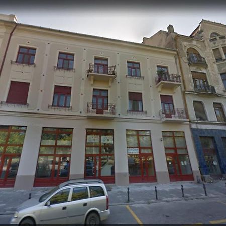 Apartment First December Oradea Bagian luar foto