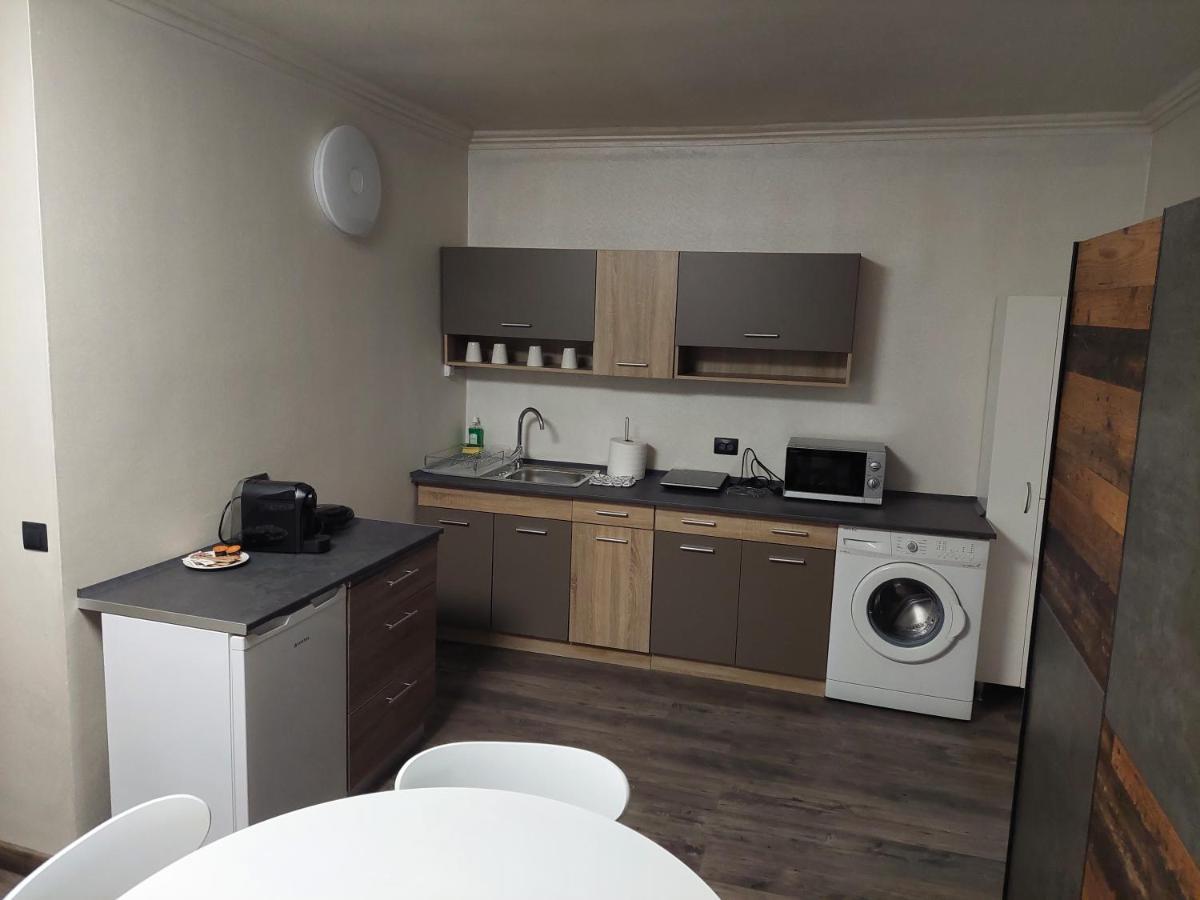Apartment First December Oradea Bagian luar foto